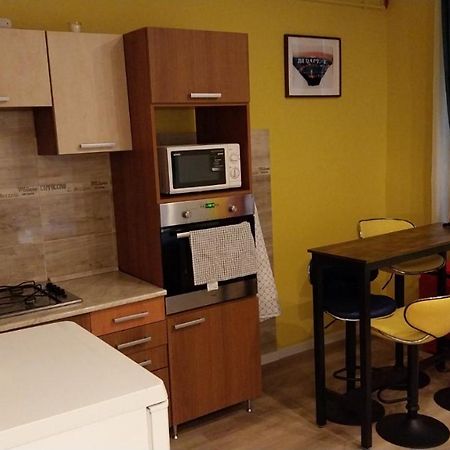 Yellow Blue Apartment Budapeste Exterior foto