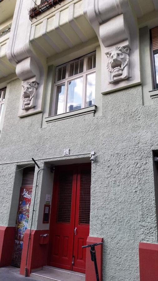 Yellow Blue Apartment Budapeste Exterior foto